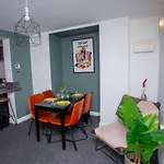 Nest Easy - Derngate Basement