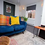 Nest Easy - Derngate Basement